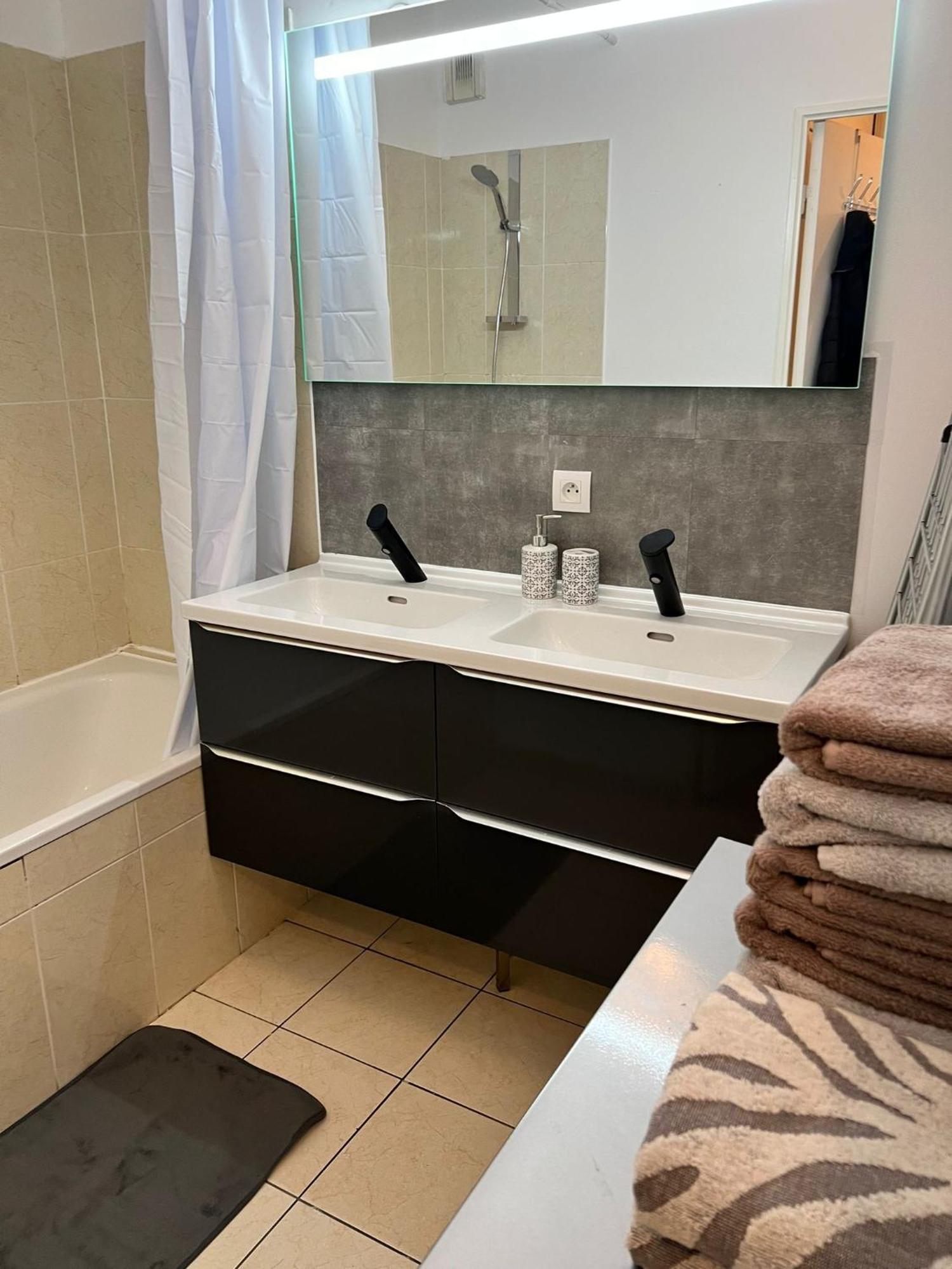 Appartement 5Min Gare Rer Disneyland Paris Val D'Europe La Vallee Village Parking Inclus Μοντεβρέν Εξωτερικό φωτογραφία